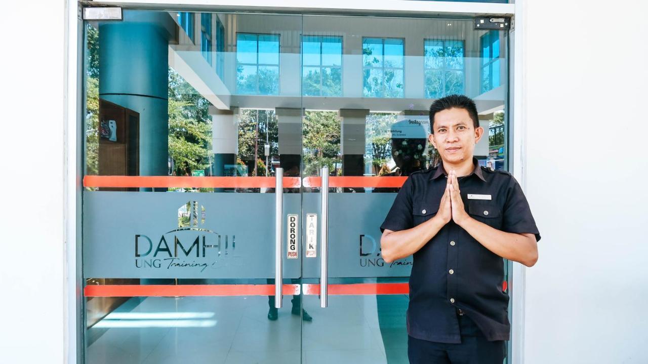 Training Centre Damhil Hotell Gorontalo Exteriör bild